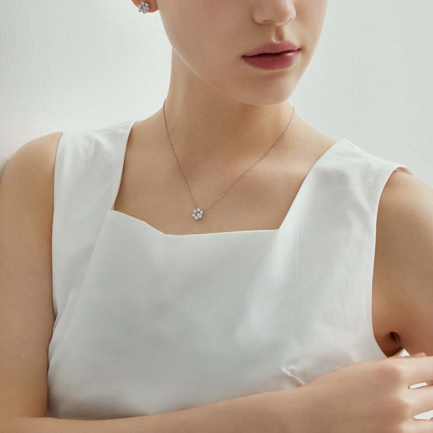 最短翌日発送/スノーモチーフネックレス 雪 結晶 おしゃれ 記念日 IU パクミニョン 韓国 レディース アクセサリー プレゼント 結婚式 お呼ばれ シルバー925 金属アレルギー対応 金アレ