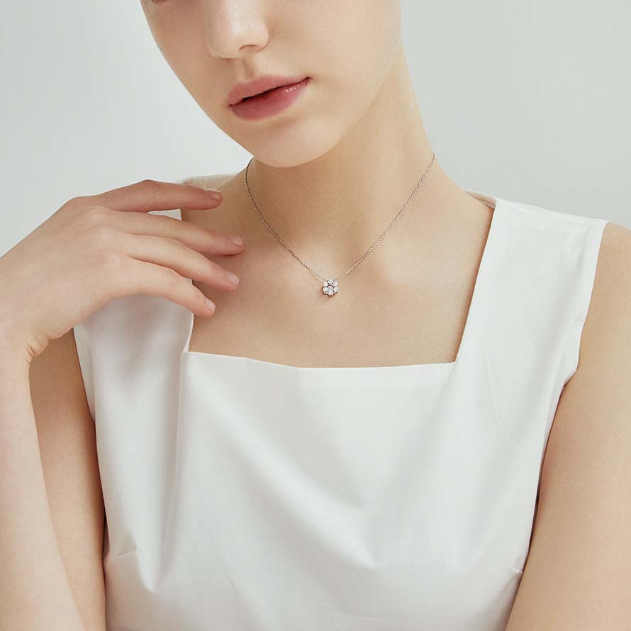 最短翌日発送/スノーモチーフネックレス 雪 結晶 おしゃれ 記念日 IU パクミニョン 韓国 レディース アクセサリー プレゼント 結婚式 お呼ばれ シルバー925 金属アレルギー対応 金アレ