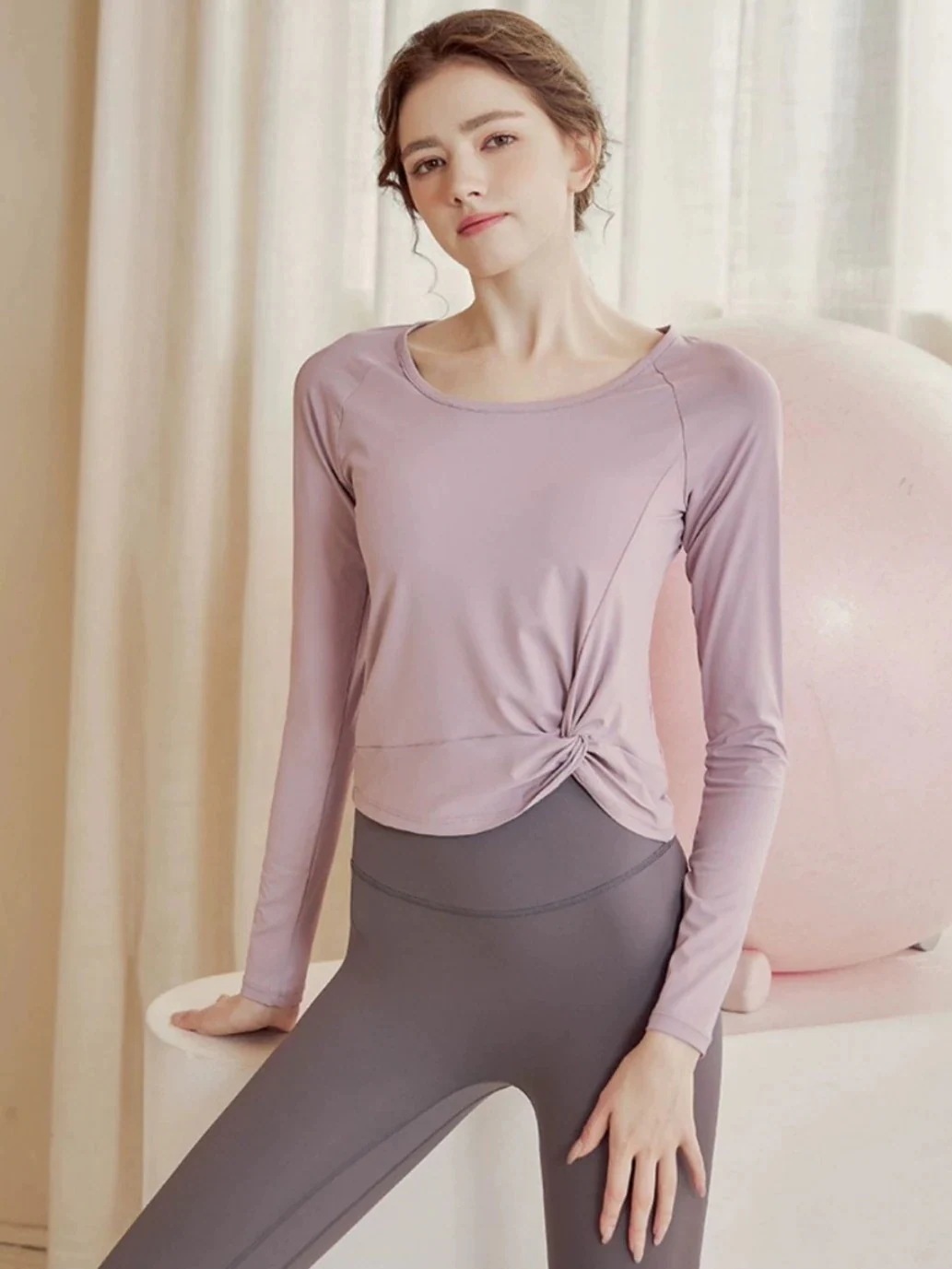 春 夏 ファッション レディースヨガウェア ヨガトップス 長袖 ロンT 無地 百掛け Tシャツコレクション ピラティス トレーナー レディース ヨガウェア フィットネスウェア 春 夏 ファッション レディースヨガウェア ヨガトップス 長袖 ロンT 無地 百掛け Tシャツコレクション ピラティス トレーナー レディース ヨガウェア フィットネスウェア