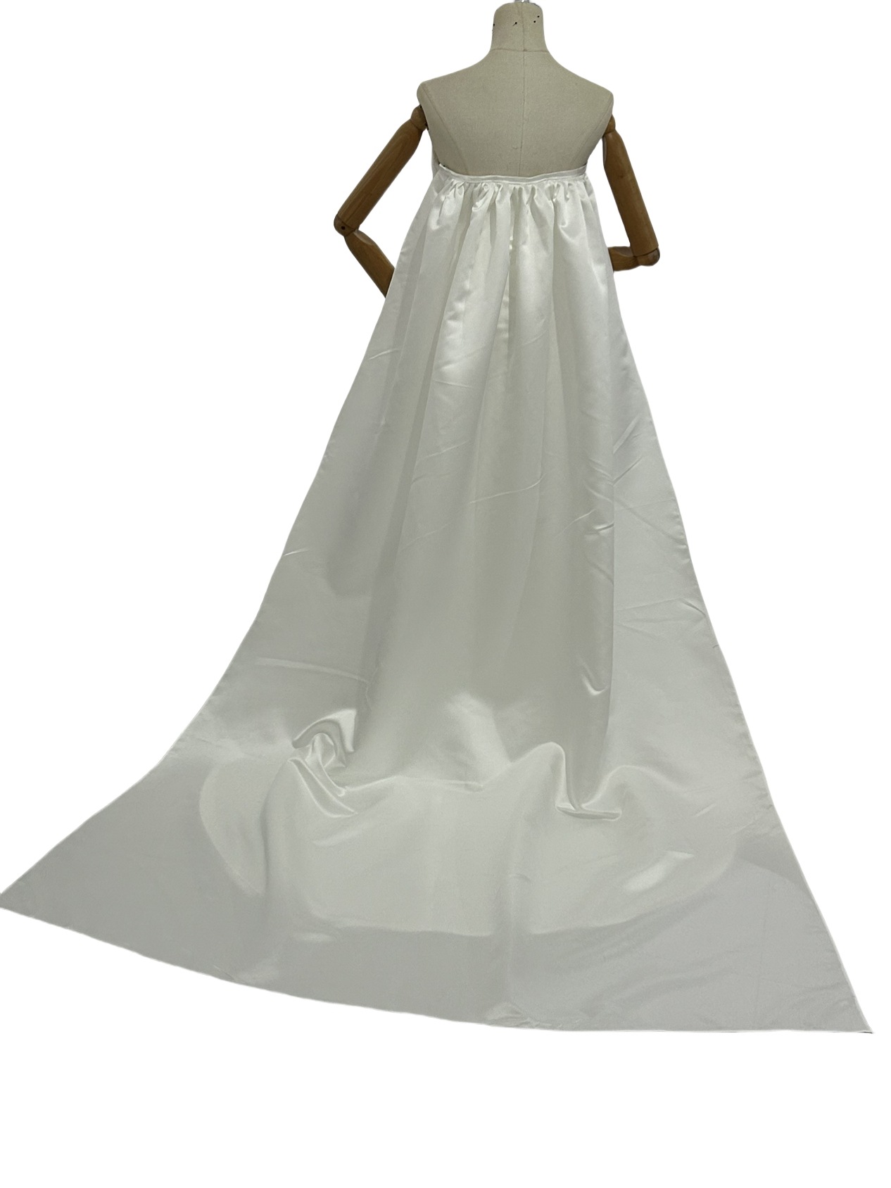 ウェディングドレス ベアトップ 細見えシルエット 取り外しトレーン エレガント 拳式 ウェディングドレス ベアトップ 細見えシルエット 取り外しトレーン エレガント 拳式