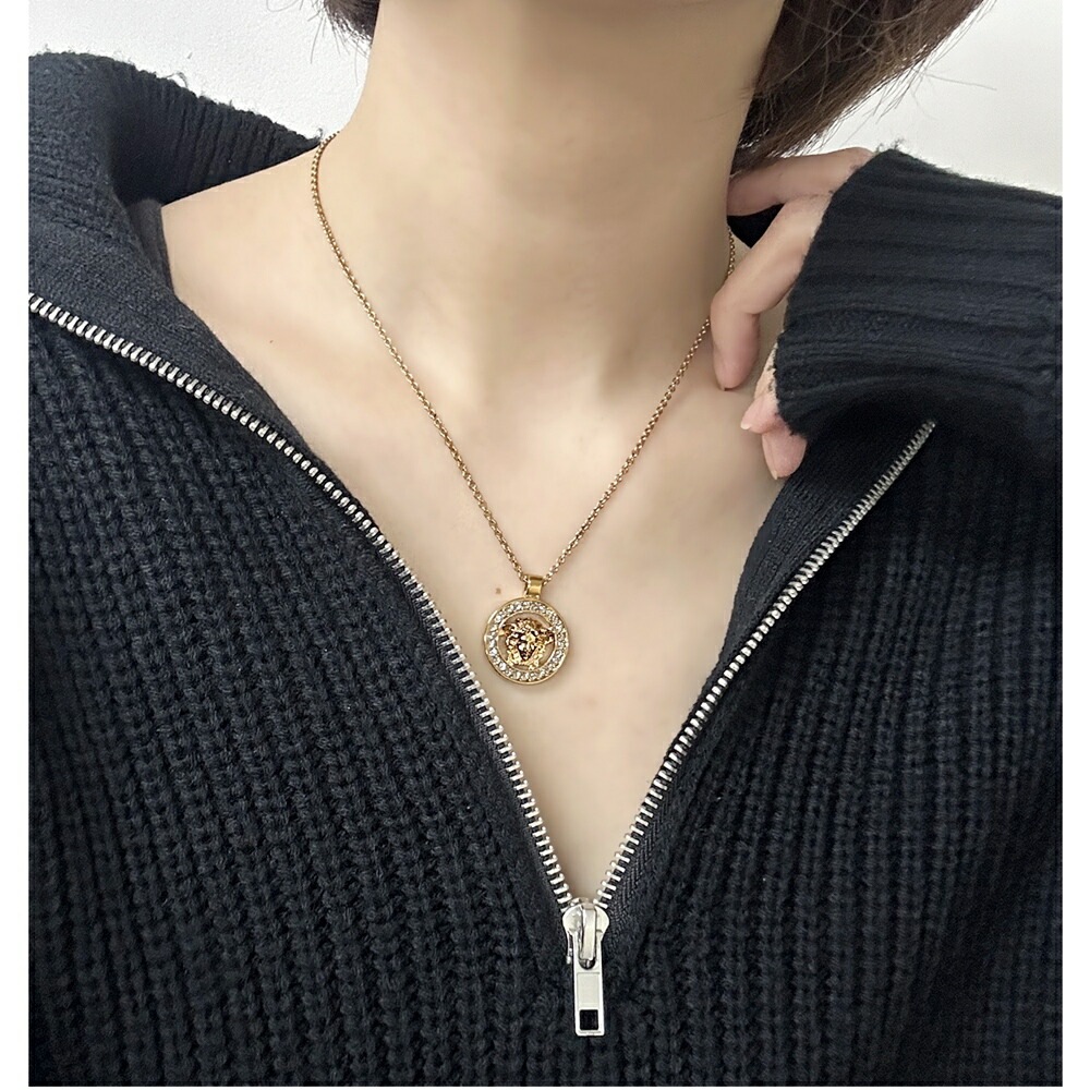 ヴェルサーチ ヴェルサーチェ ネックレス メンズ レディース ブランド ペンダント メドゥーサ チェーンネックレス イエローゴールド おしゃれ 誕生日プレゼント 男性 女性 旦那 妻 彼女 彼氏 記念