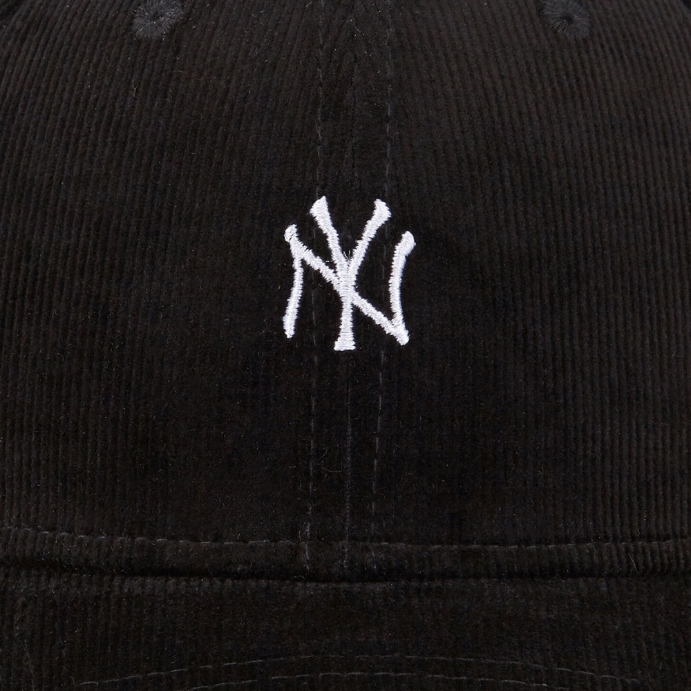 NEWERA MLB ニューヨーク・ヤンキースコーデュロイボールキャップブラック/ 13946883 NEWERA MLB ニューヨーク・ヤンキースコーデュロイボールキャップブラック/ 13946883