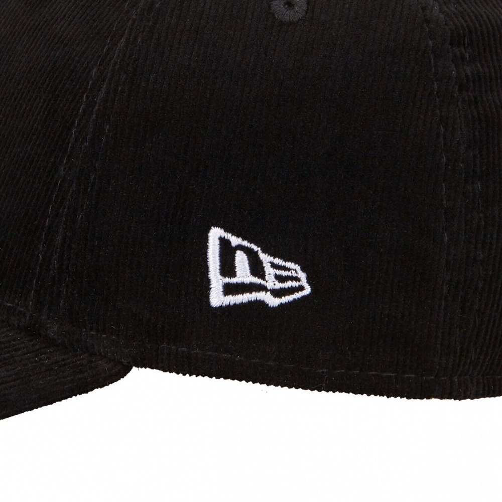 NEWERA MLB ニューヨーク・ヤンキースコーデュロイボールキャップブラック/ 13946883 NEWERA MLB ニューヨーク・ヤンキースコーデュロイボールキャップブラック/ 13946883