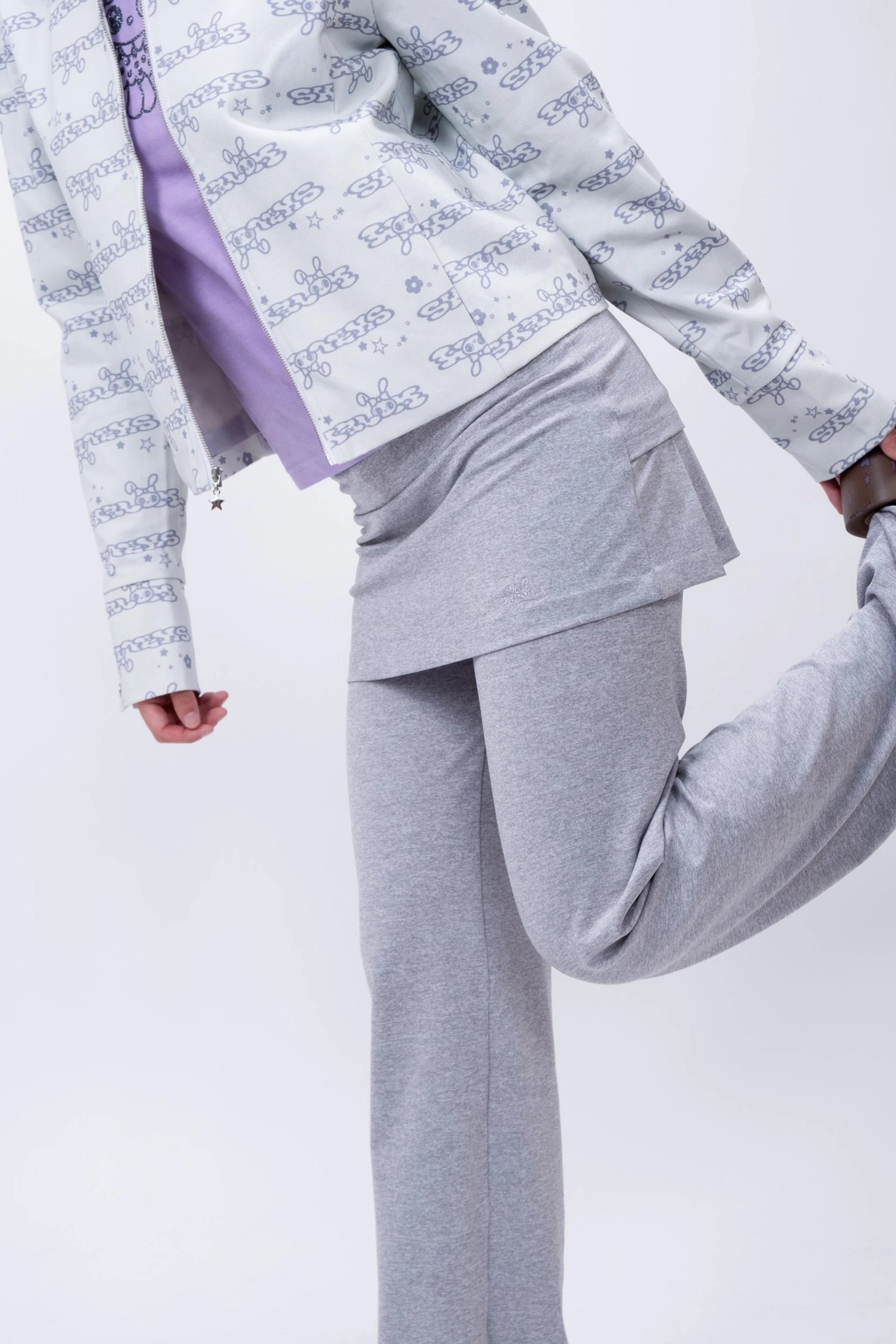 SHALOM】24FW STRETCHING PLEATS PANTS Baby Grey