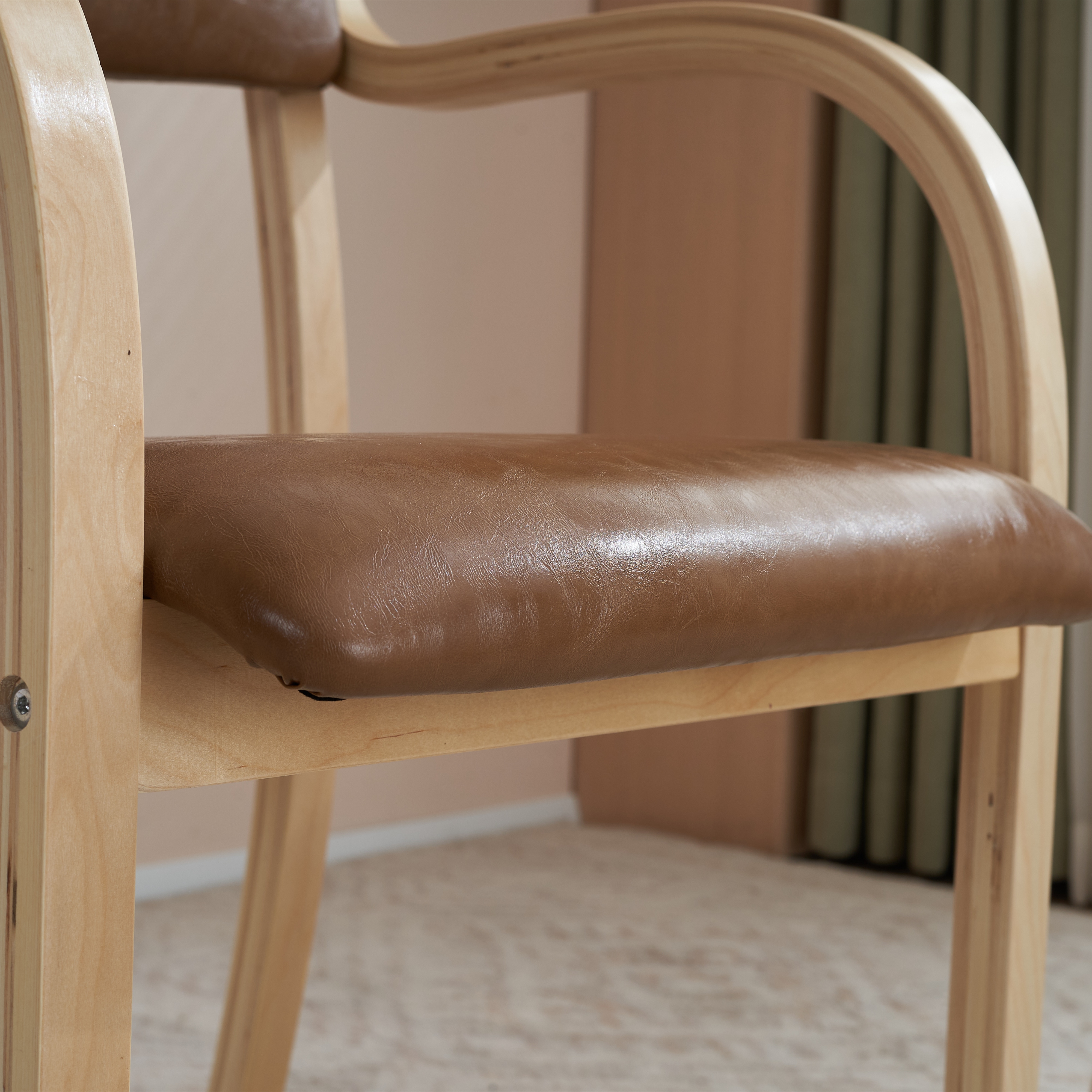 【国内出荷】【目玉新作】ブラウン PU ダイニングチェア 木製 椅子 介護チェア イス 5色選択可能 リビング 【国内出荷】【目玉新作】ブラウン PU ダイニングチェア 木製 椅子 介護チェア イス 5色選択可能 リビング