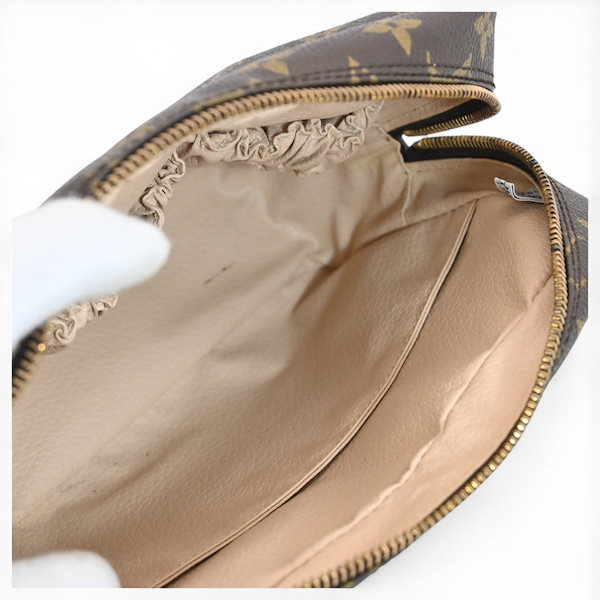 極美品 LOUIS VUITTON モノグラム トゥルーストワレット クラッチ 極美品 LOUIS VUITTON モノグラム トゥルーストワレット クラッチ 鑑定