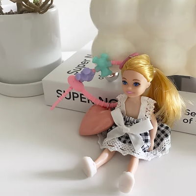 Qoo10] バービー ベビードール ワンピース 人形キーリング