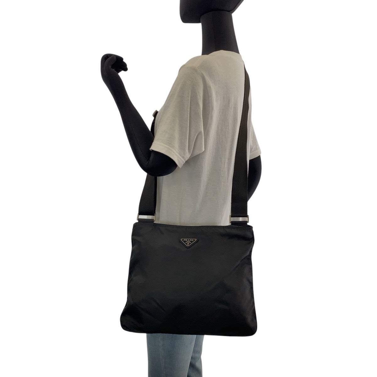 テスート 三角ロゴプレート ブラック 黒 シルバー金具 ナイロン ショルダーバッグ ポシェット レディース 503826