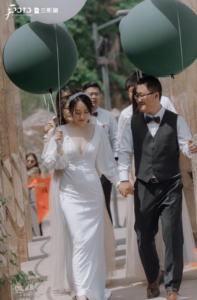 フォマール ドレス ウェディングドレス 長袖 Vネック 無地 ロング ウエディングドレス エレガント 結婚式 披露宴 パーティー 二次会 演奏会 ドレス シンプル 森系 ドレス 背中もVネック ファス フォマール ドレス ウェディングドレス 長袖 Vネック 無地 ロング ウエディングドレス エレガント 結婚式 披露宴 パーティー 二次会 演奏会 ドレス シンプル 森系 ドレス 背中もVネック ファス