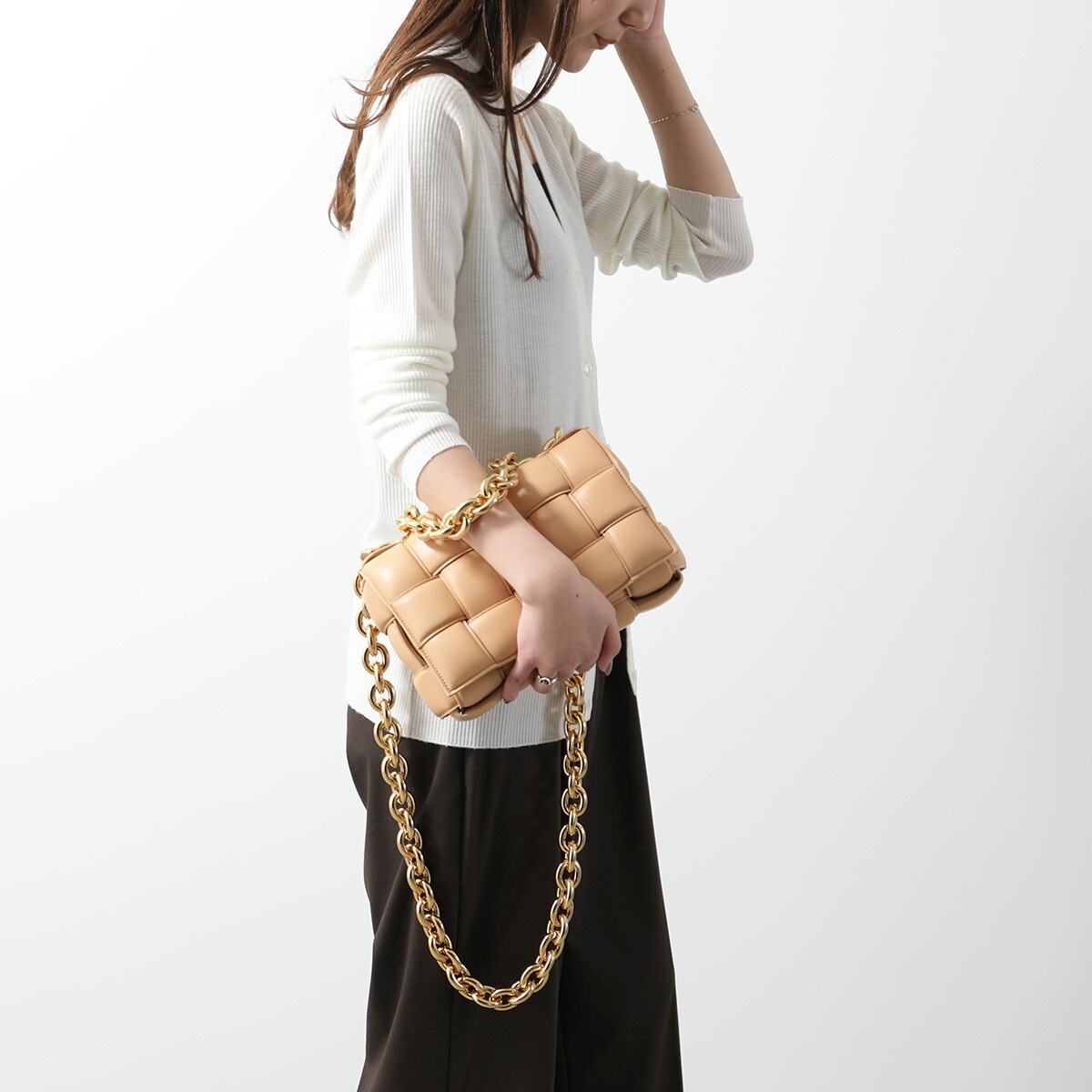 BOTTEGA VENETA ボッテガヴェネタ ショルダーバッグ The Chain Cassette カセット 631421 VBWZ0 レディース マキシイ BOTTEGA VENETA ボッテガヴェネタ ショルダーバッグ The Chain Cassette カセット 631421 VBWZ0 レディース マキシイ