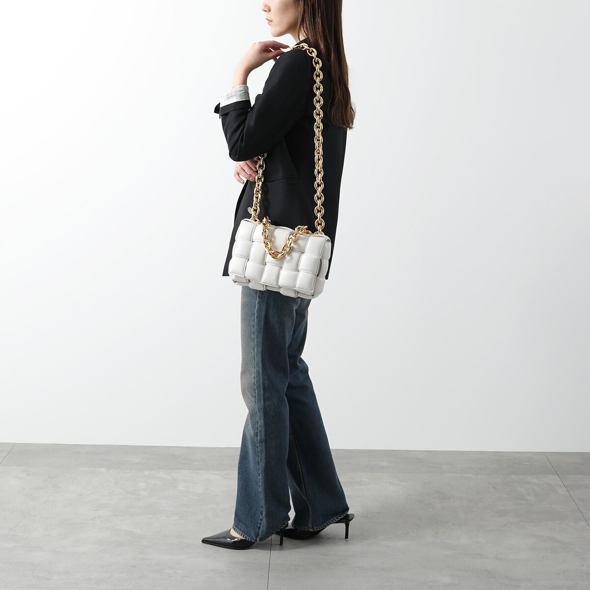 BOTTEGA VENETA ボッテガヴェネタ ショルダーバッグ The Chain Cassette カセット 631421 VBWZ0 レディース マキシイ BOTTEGA VENETA ボッテガヴェネタ ショルダーバッグ The Chain Cassette カセット 631421 VBWZ0 レディース マキシイ