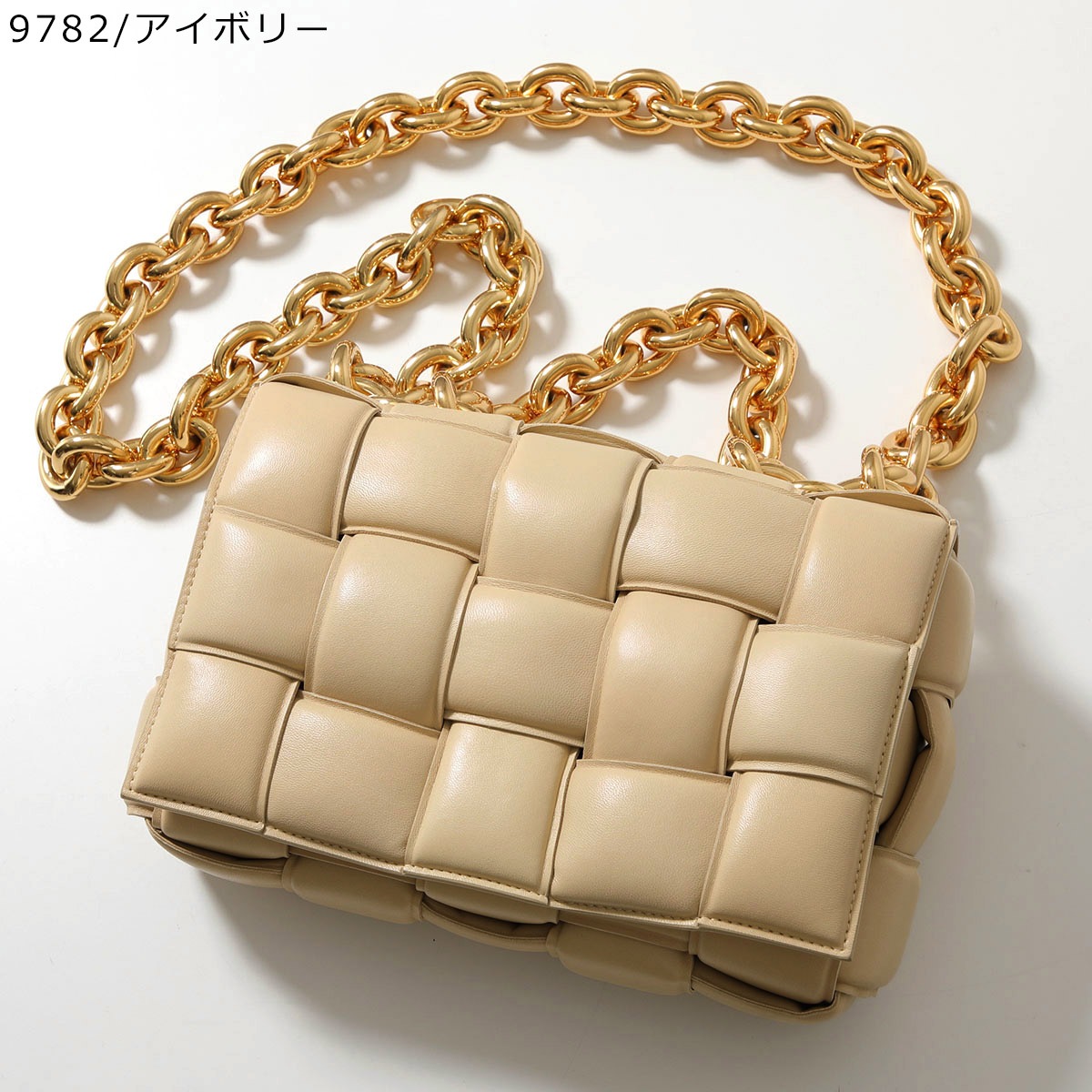 BOTTEGA VENETA ボッテガヴェネタ ショルダーバッグ The Chain Cassette カセット 631421 VBWZ0 レディース マキシイ BOTTEGA VENETA ボッテガヴェネタ ショルダーバッグ The Chain Cassette カセット 631421 VBWZ0 レディース マキシイ