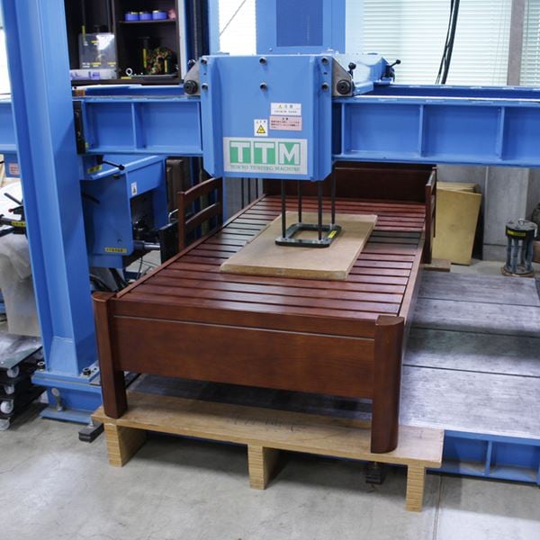 3段階高さ調整 2口コンセント付[シングル ブラウン]耐荷重700kgクリア 手すり付耐荷重ベッド