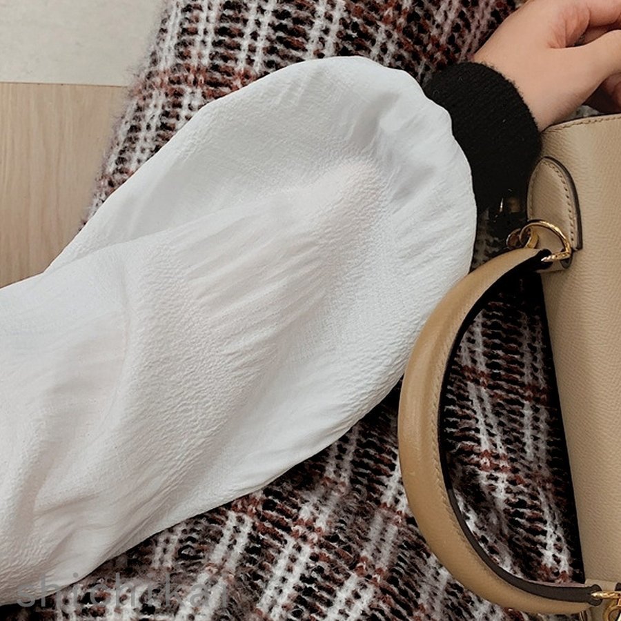 ホワイトデー 袖異素材 ニットワンピース THOM WILLS パフスリーブ