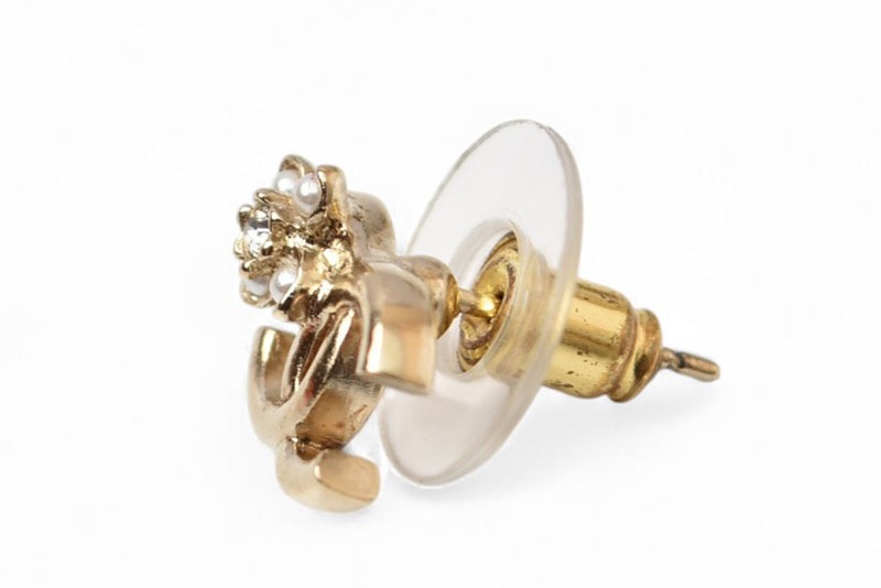 ピアス アクセサリー ミニCC/フラワー ラインストーン ゴールド C23【中古】 ピアス アクセサリー ミニCC/フラワー ラインストーン ゴールド C23【中古】