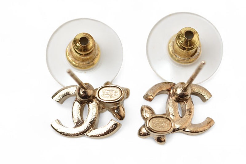 ピアス アクセサリー ミニCC/フラワー ラインストーン ゴールド C23【中古】 ピアス アクセサリー ミニCC/フラワー ラインストーン ゴールド C23【中古】