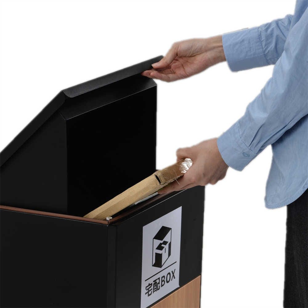 【日本国内出荷-3日で配達】日系新金 81.5*37.5*32.5cm 木目調ポスト置き型宅配ボックス付きスタンドポストおしゃれ一戸建て用 大型 郵便受けスタンドポスト置き配シンプル玄関 DJYC22