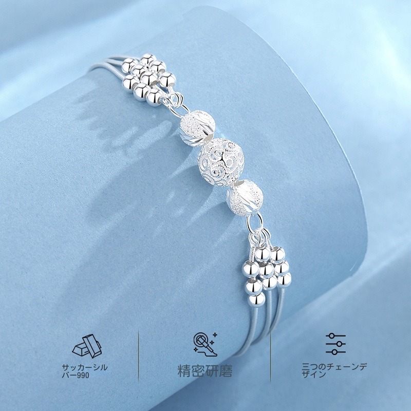 トレンドを取り入れたシルバーブレスレットでファッションを楽しむ トレンドを取り入れたシルバーブレスレットでファッションを楽しむ