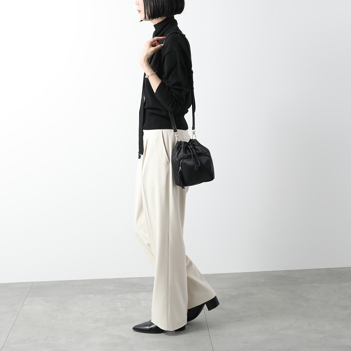 Furla フルラ ショルダーバッグ GAIA ガイア WE00653 BX3172 レディース ハンドバッグ 巾着バッグ 鞄 カラー3色 【mega】 Furla フルラ ショルダーバッグ GAIA ガイア WE00653 BX3172 レディース ハンドバッグ 巾着バッグ 鞄 カラー3色 【mega】