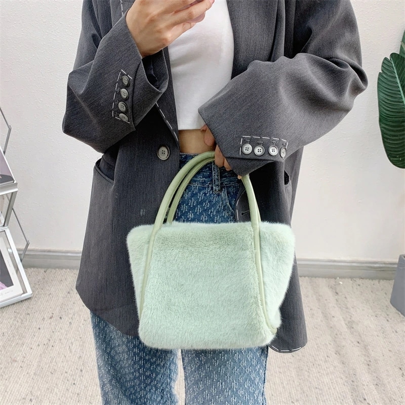 ファーバッグ ショルダーバッグ チェーンデザイン (T) ファーバッグ ショルダーバッグ チェーンデザイン (T)