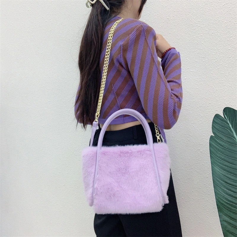 ファーバッグ ショルダーバッグ チェーンデザイン (T) ファーバッグ ショルダーバッグ チェーンデザイン (T)