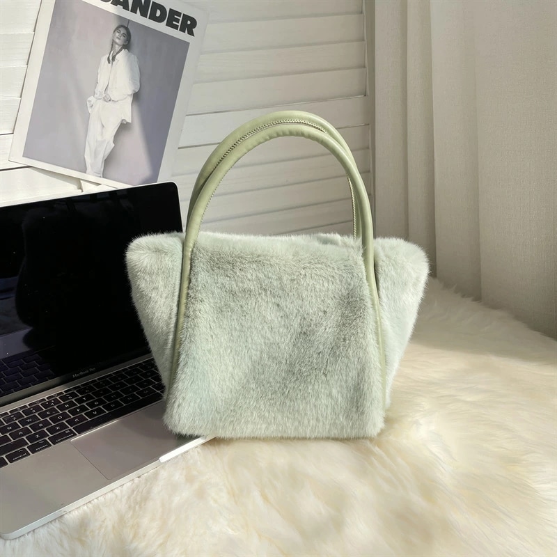 ファーバッグ ショルダーバッグ チェーンデザイン (T) ファーバッグ ショルダーバッグ チェーンデザイン (T)