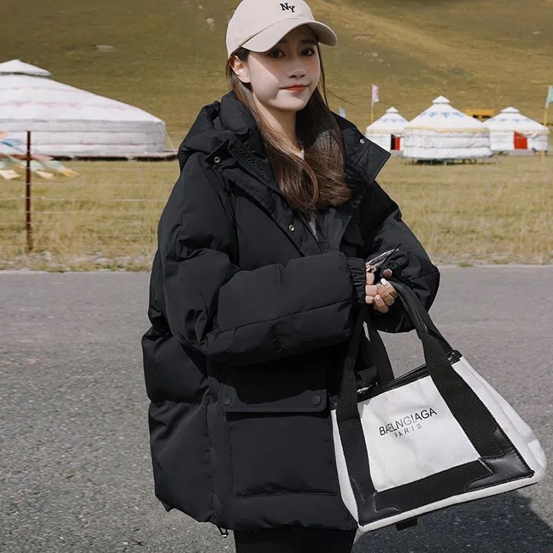 ダウンジャケット冬の新作ダウン綿入れ女性用フード付きパン生地ショート丈小柄フレンチのけだるい風ビッグサイズのゆったり綿入れ ダウンジャケット冬の新作ダウン綿入れ女性用フード付きパン生地ショート丈小柄フレンチのけだるい風ビッグサイズのゆったり綿入れ