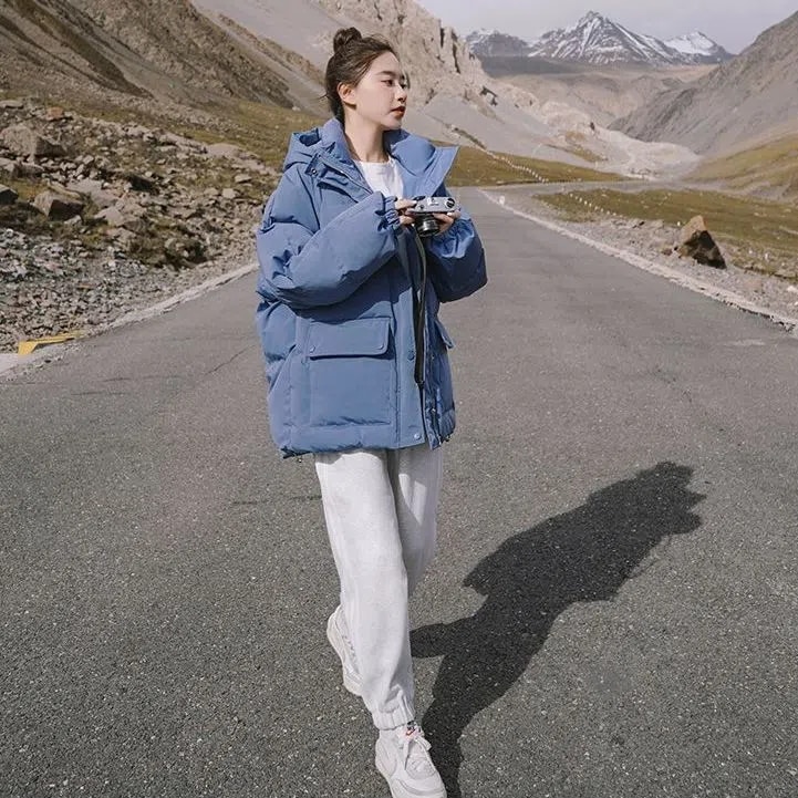 ダウンジャケット冬の新作ダウン綿入れ女性用フード付きパン生地ショート丈小柄フレンチのけだるい風ビッグサイズのゆったり綿入れ ダウンジャケット冬の新作ダウン綿入れ女性用フード付きパン生地ショート丈小柄フレンチのけだるい風ビッグサイズのゆったり綿入れ