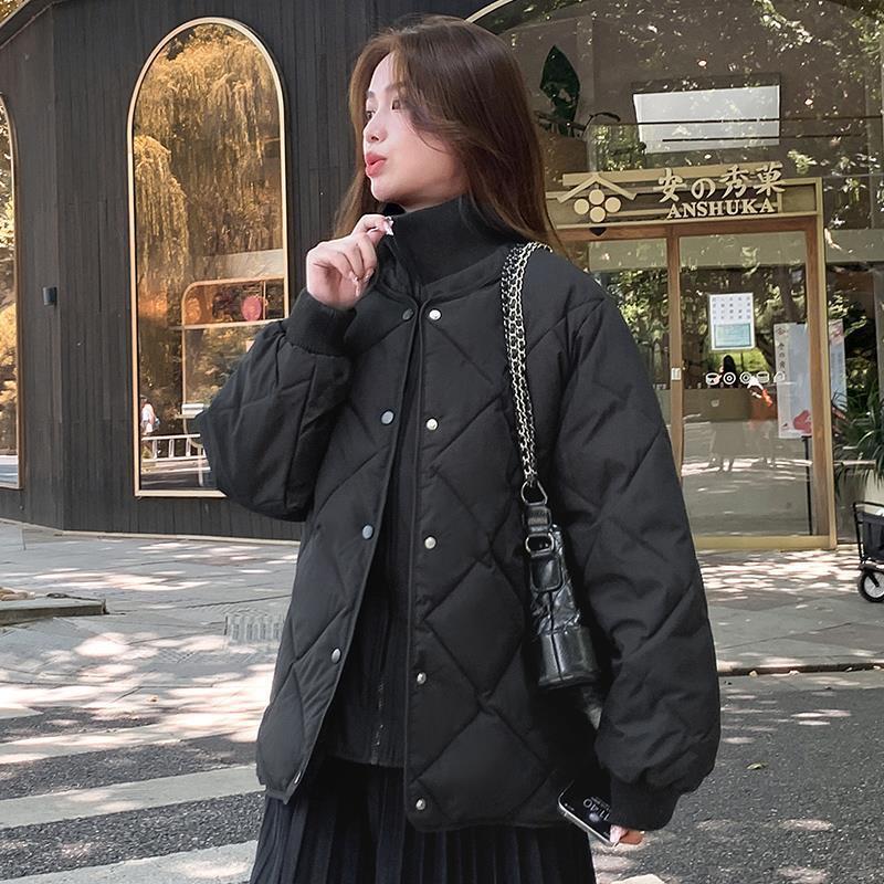 万能流行感 ダウンジャケット レディース 中綿ジャケット 冬服 ゆったり 立ち襟 中綿入り 暖かい 秋冬 保温 防寒 キルティングダウン ショートダウン 防風 軽量 通勤 万能流行感 ダウンジャケット レディース 中綿ジャケット 冬服 ゆったり 立ち襟 中綿入り 暖かい 秋冬 保温 防寒 キルティングダウン ショートダウン 防風 軽量 通勤