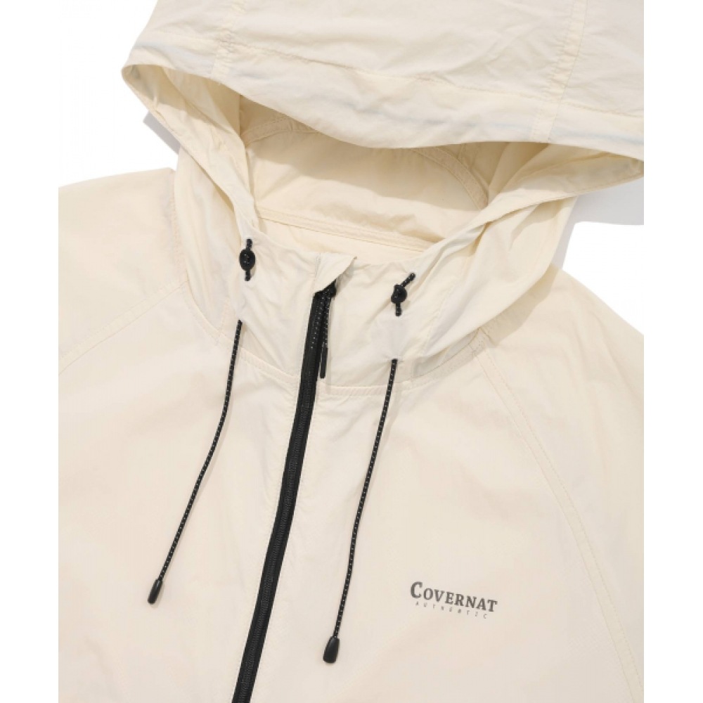 COVERNAT 軽量パッカブルウィンドブレーカーエクリュ COVERNAT 軽量パッカブルウィンドブレーカーエクリュ