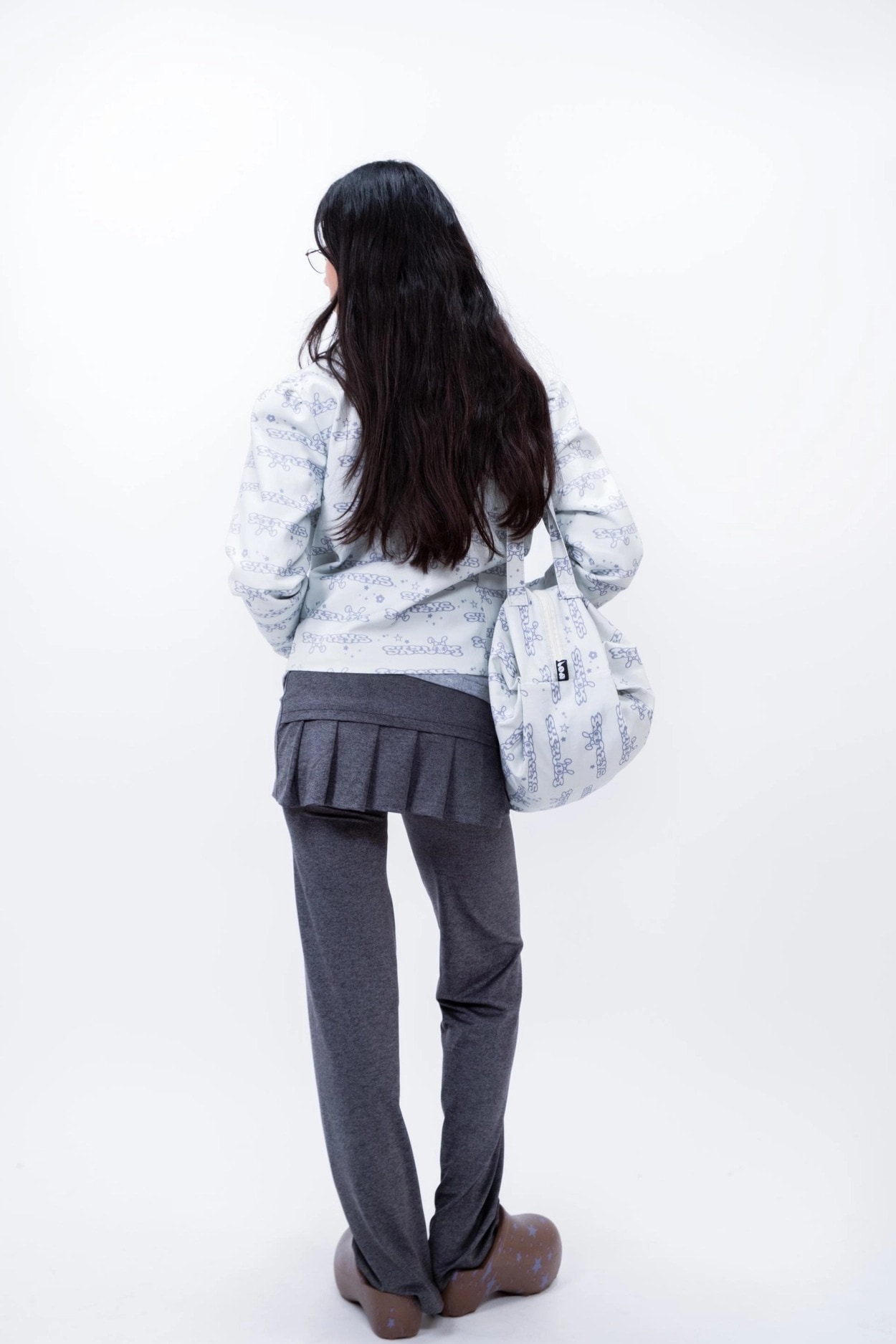 【SHALOM】24FW STRETCHING PLEATS PANTS Dark Grey SHALOM】24FW STRETCHING PLEATS PANTS Dark Grey