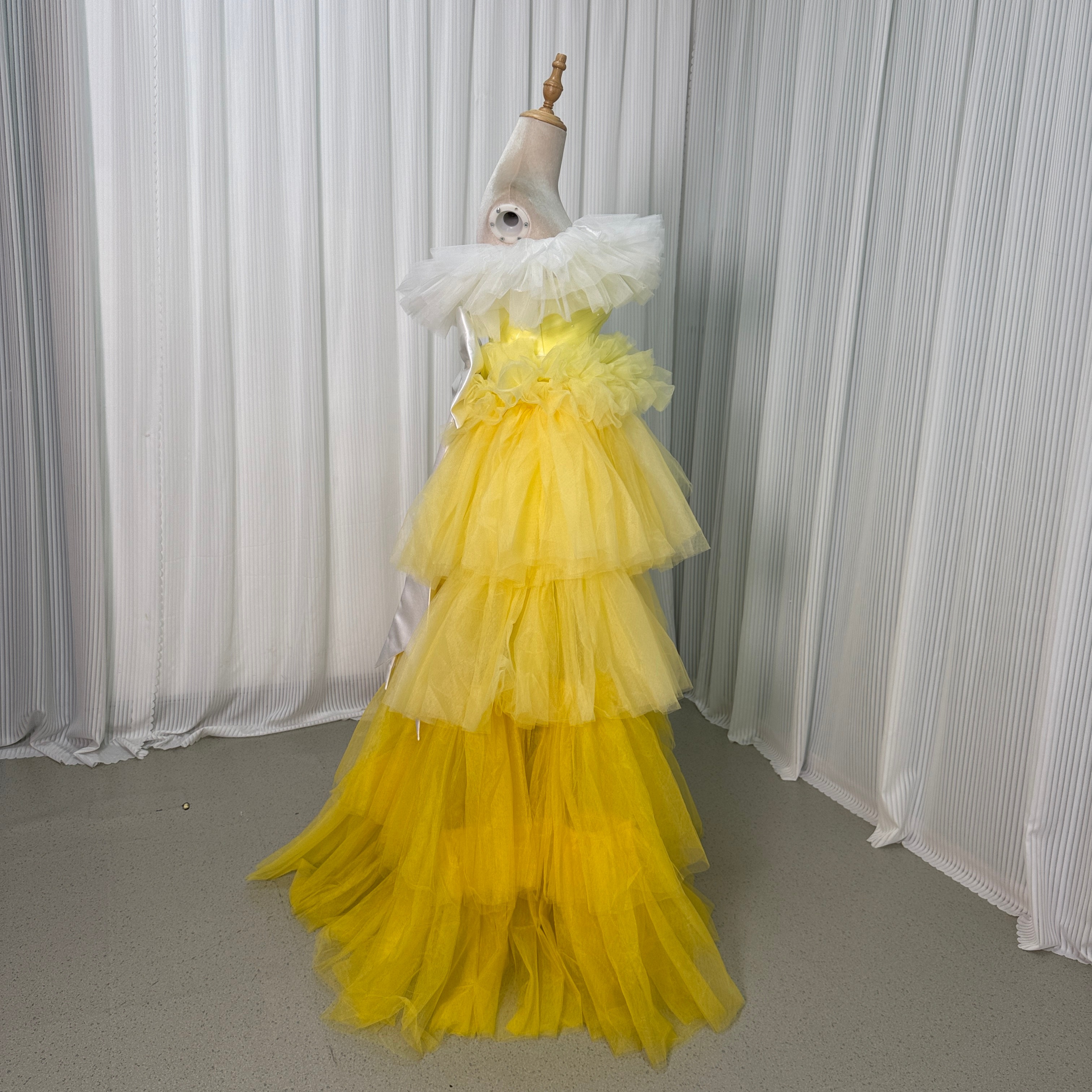 カラードレス イエロー ソフトチュール ビーズ オフショルダー ふっくら柔らかなバックリボン フィッシュテール カラードレス イエロー ソフトチュール ビーズ オフショルダー ふっくら柔らかなバックリボン フィッシュテール