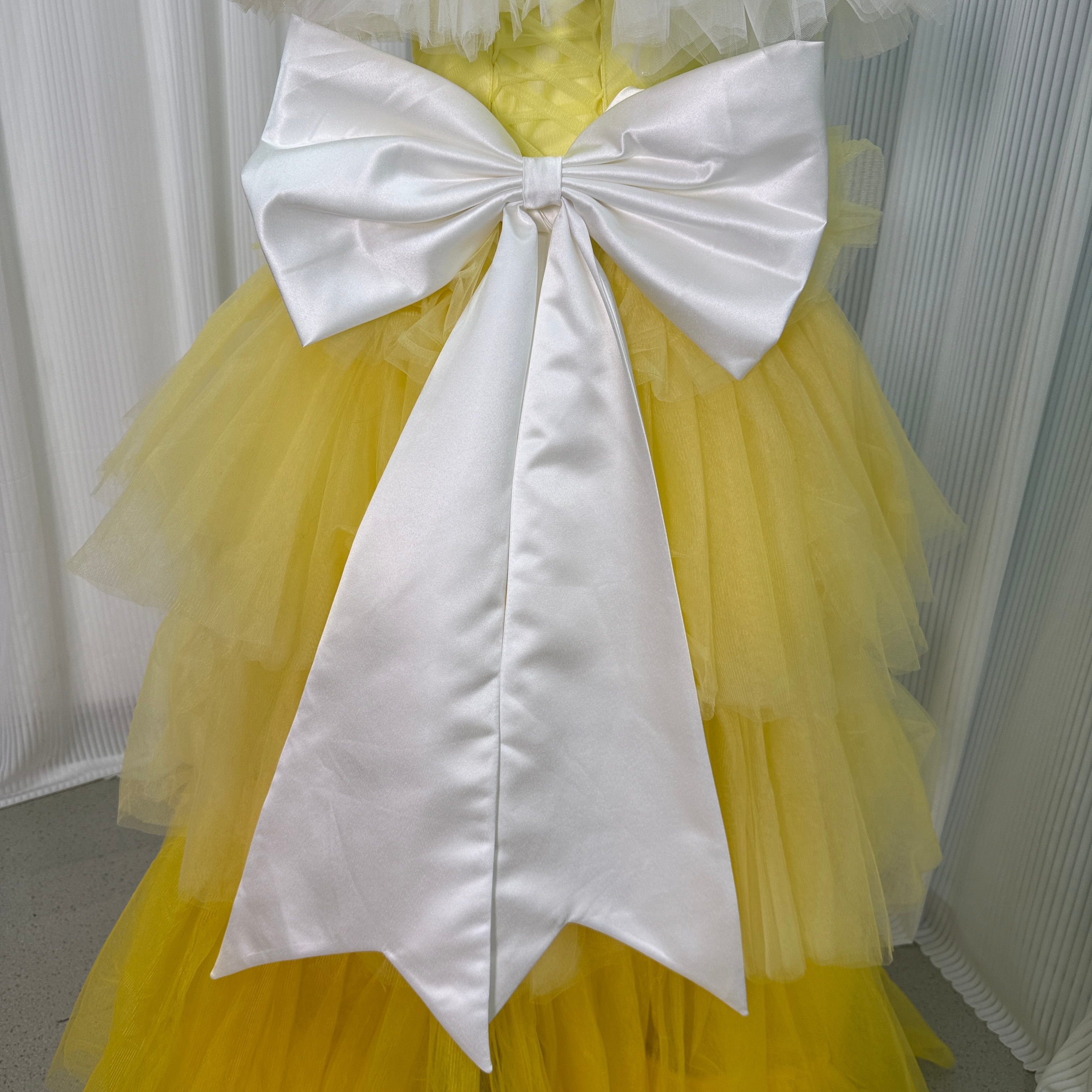 カラードレス イエロー ソフトチュール ビーズ オフショルダー ふっくら柔らかなバックリボン フィッシュテール カラードレス イエロー ソフトチュール ビーズ オフショルダー ふっくら柔らかなバックリボン フィッシュテール