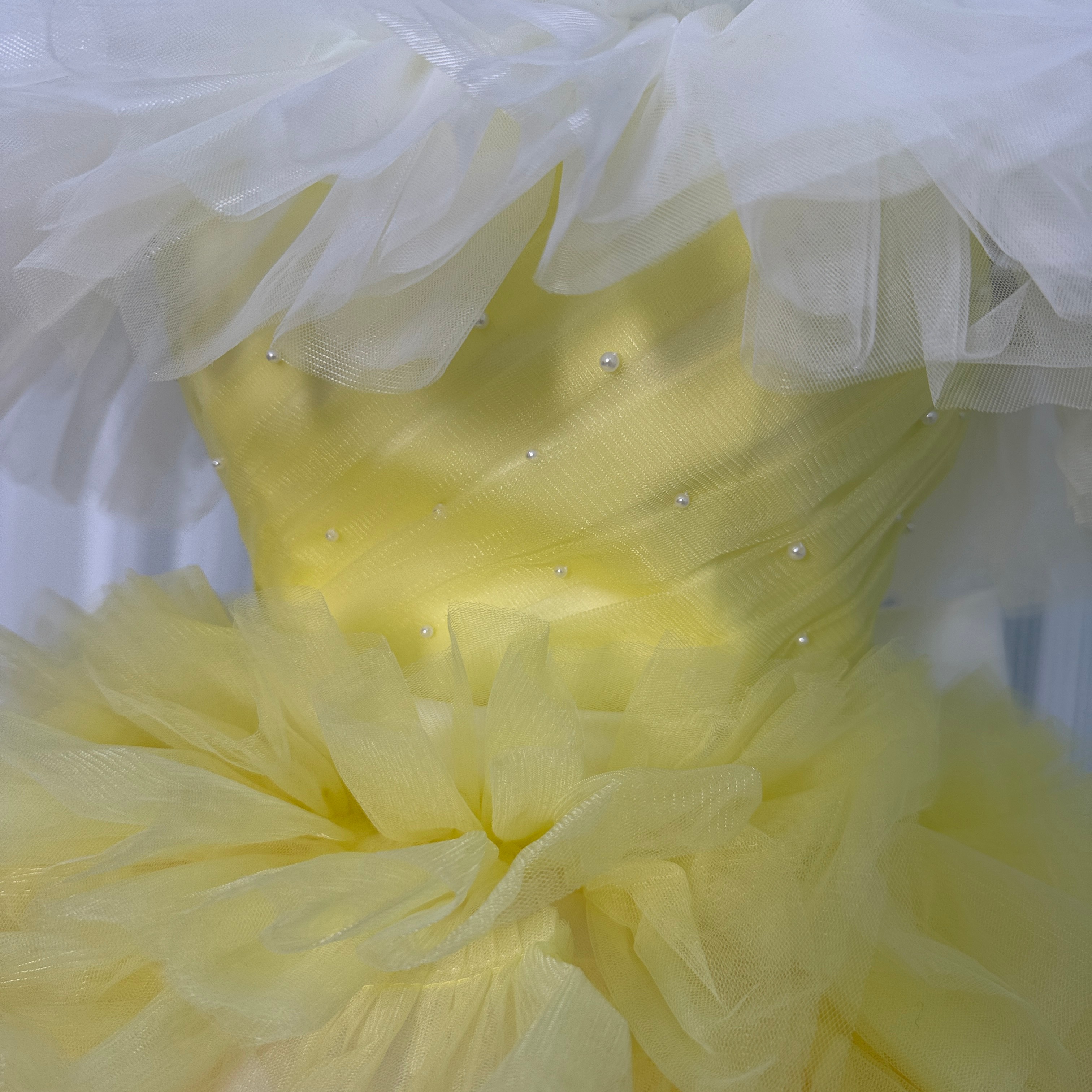 カラードレス イエロー ソフトチュール ビーズ オフショルダー ふっくら柔らかなバックリボン フィッシュテール カラードレス イエロー ソフトチュール ビーズ オフショルダー ふっくら柔らかなバックリボン フィッシュテール