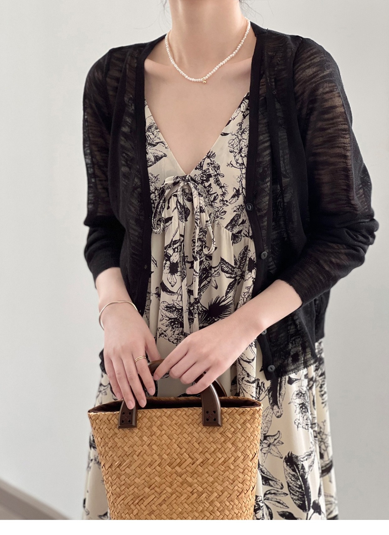 ワンピース レディース キャミソールワンピース M L 韓国 キャミワンピ ロング ロング丈 Vネック ワイド フレア 切り替え 裾フレア ゆったり かわいい 大人可愛い きれいめ エレガント シック ワンピース レディース キャミソールワンピース M L 韓国 キャミワンピ ロング ロング丈 Vネック ワイド フレア 切り替え 裾フレア ゆったり かわいい 大人可愛い きれいめ エレガント シック