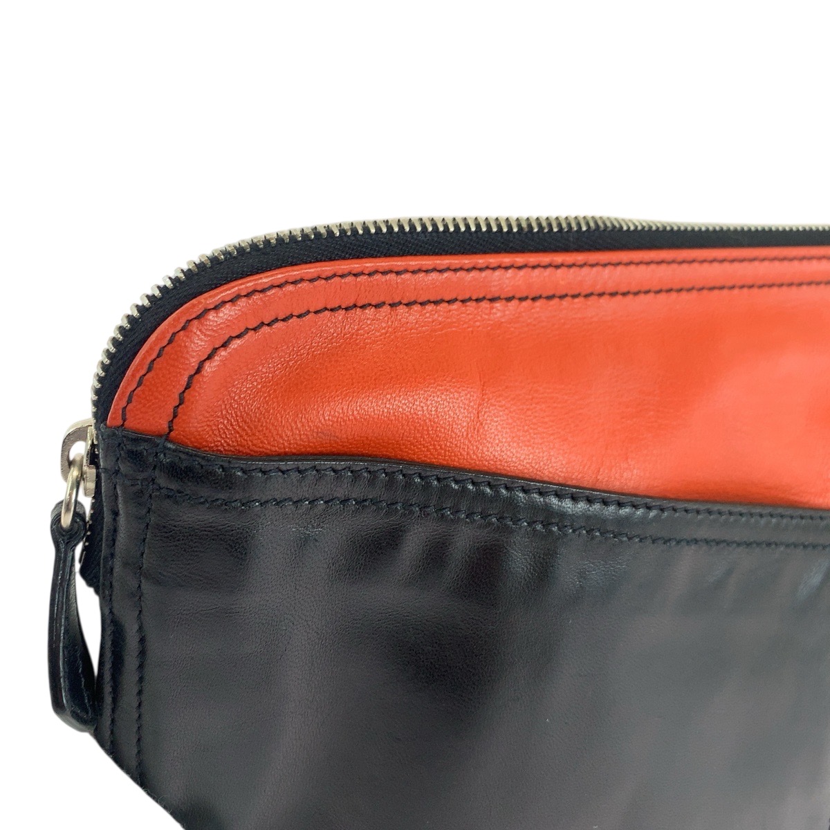 美品 三角ロゴプレート 男女兼用 ブラック オレンジ シルバー金具 レザー クラッチバッグ セカンドバッグ レディース 503535 美品 三角ロゴプレート 男女兼用 ブラック オレンジ シルバー金具 レザー クラッチバッグ セカンドバッグ レディース 503535