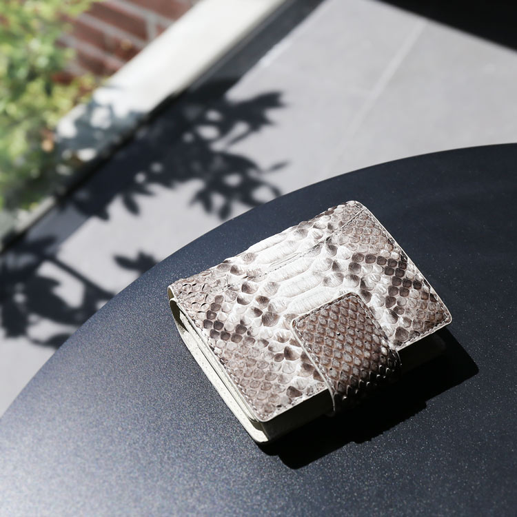 ダイヤモンドパイソンレザーベロ付き折り財布 ダイヤモンドパイソンレザーベロ付き折り財布