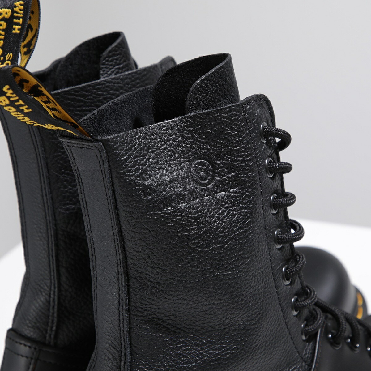 MM6 × Dr.Martens エムエムシックス メゾンマルジェラ ドクターマーチン コラボ ブーツ 1490 TWIST S66WU0126 P8030 レ