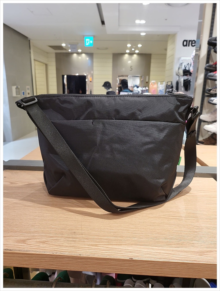 SP CROSS BAG M 3色 新学期 カジュアル 新商品 韓国人気 日常用 旅行用 男女共用 日常服 SP CROSS BAG M 3色 新学期 カジュアル 新商品 韓国人気 日常用 旅行用 男女共用 日常服