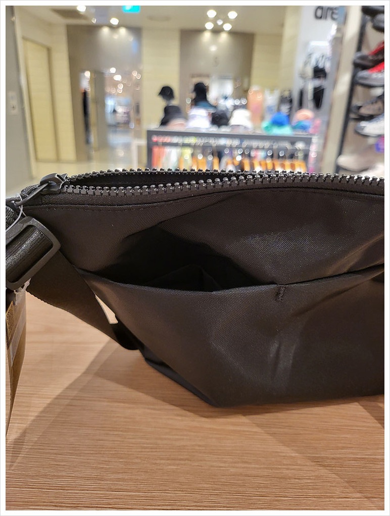 SP CROSS BAG M 3色 新学期 カジュアル 新商品 韓国人気 日常用 旅行用 男女共用 日常服 SP CROSS BAG M 3色 新学期 カジュアル 新商品 韓国人気 日常用 旅行用 男女共用 日常服