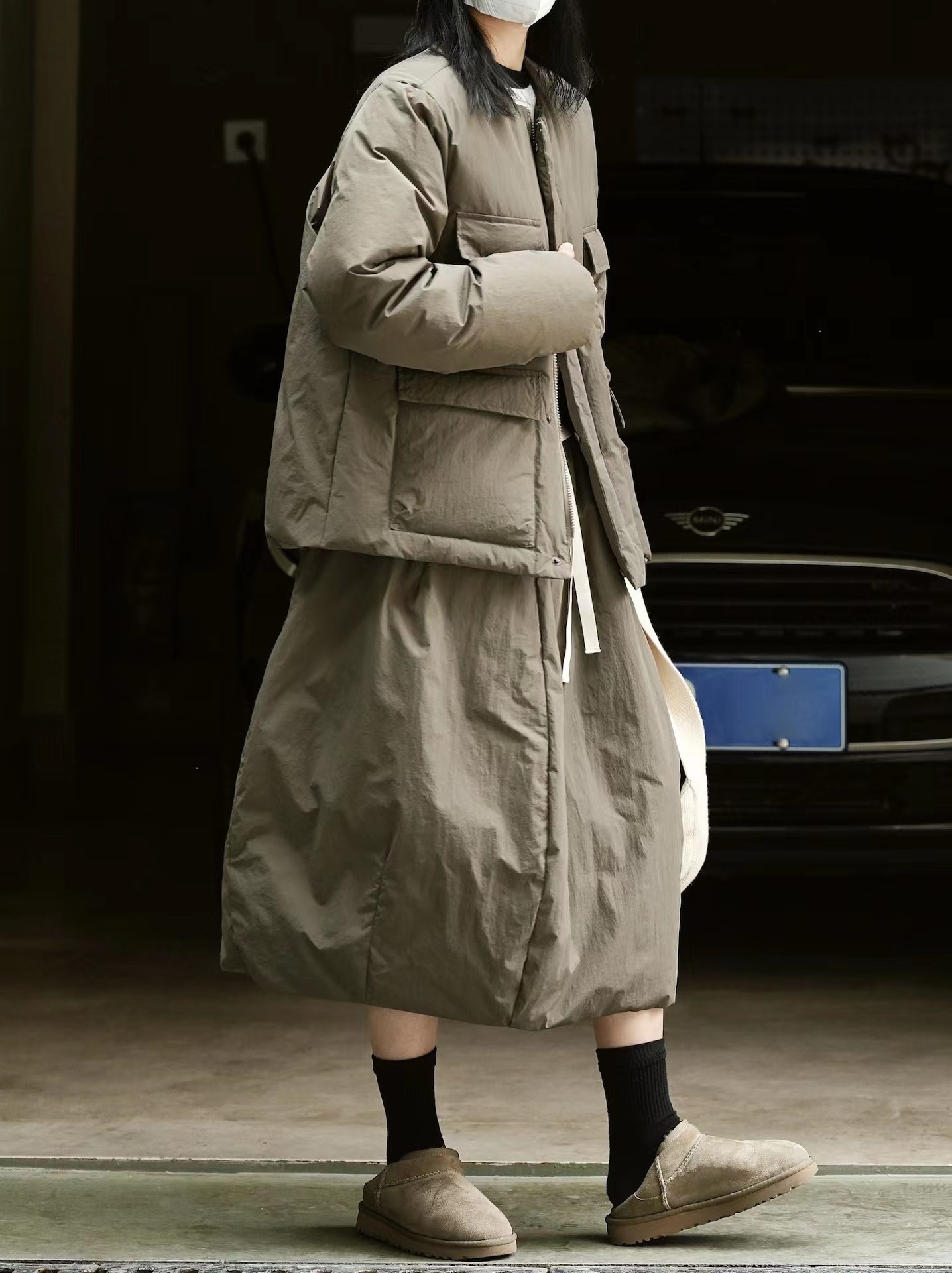 ジャケット ダウン ショート丈 ノーカラー ポケット カジュアル シンプル デザイン TKOR0057 ジャケット ダウン ショート丈 ノーカラー ポケット カジュアル シンプル デザイン TKOR0057