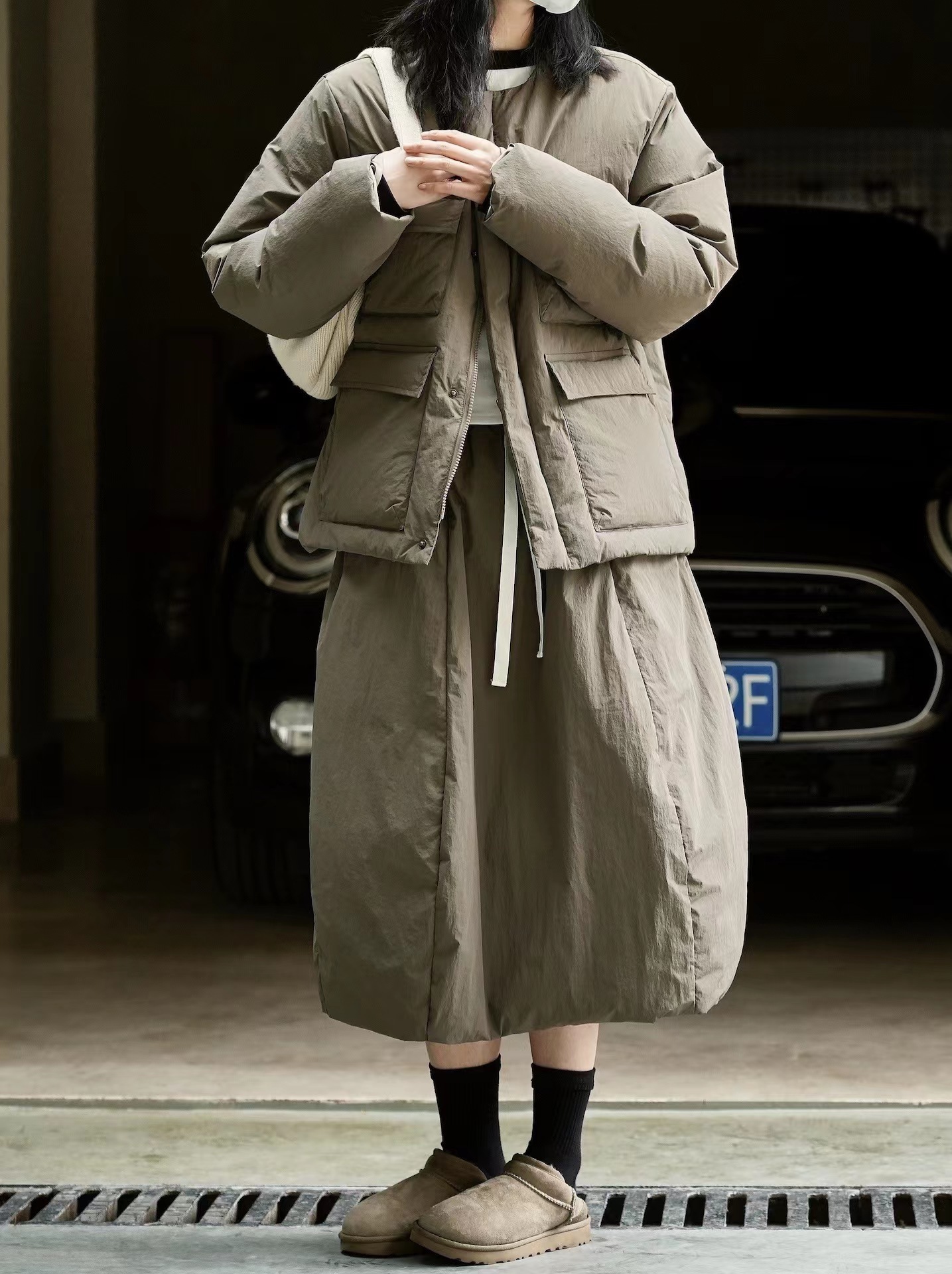 ジャケット ダウン ショート丈 ノーカラー ポケット カジュアル シンプル デザイン TKOR0057 ジャケット ダウン ショート丈 ノーカラー ポケット カジュアル シンプル デザイン TKOR0057