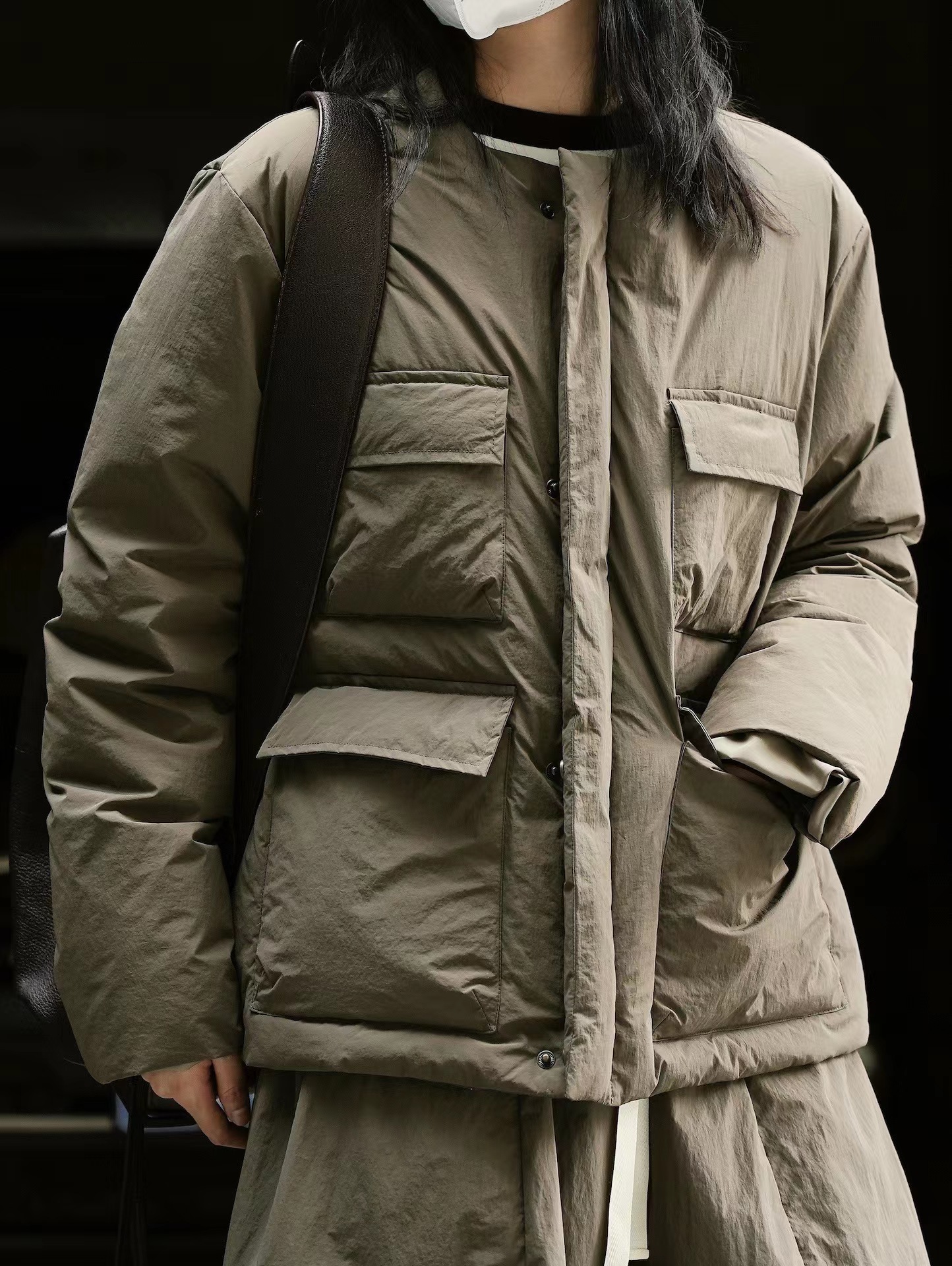 ジャケット ダウン ショート丈 ノーカラー ポケット カジュアル シンプル デザイン TKOR0057 ジャケット ダウン ショート丈 ノーカラー ポケット カジュアル シンプル デザイン TKOR0057