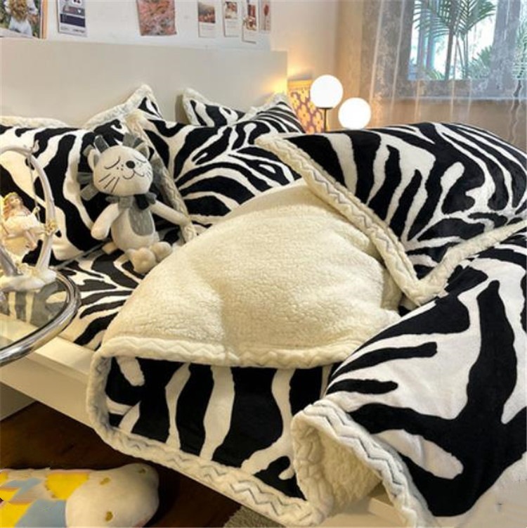 韓国ファッション 大人気 カジュアル 厚手 子羊の毛 柔らかい 肌にやさしい キルトカバー 寝具 韓国ファッション 大人気 カジュアル 厚手 子羊の毛 柔らかい 肌にやさしい キルトカバー 寝具