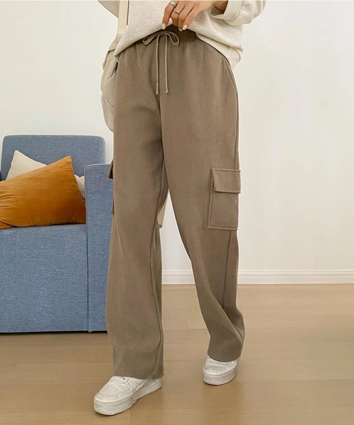 コーデュロイドローストリングカーゴワイドパンツ レディース ボトムス 秋 冬 ワイドパンツ カーゴパンツ ストレートパンツ ポケット サイドポケット フラップポケット コーデュロイ 厚手 柔らかい ふ