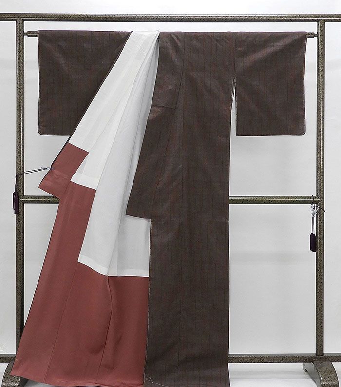 紬 正絹 おく玉 結城紬 亀甲絣縞模様 身丈169.5cm 裄丈64.5cm 手織結城紬 リサイクル 着物 b4008