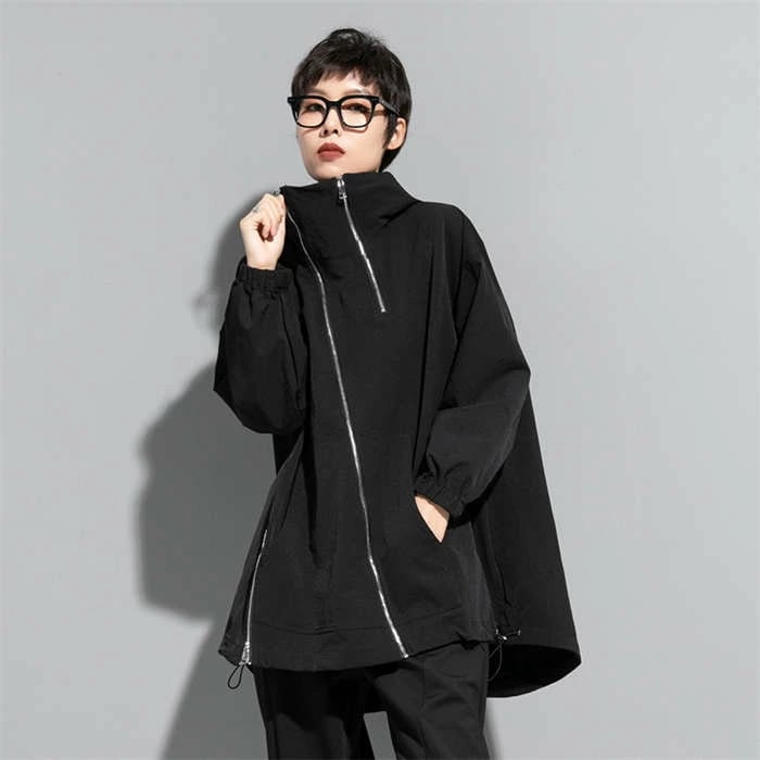 斜めジップパーカーブルゾン ブルゾン パーカー レディース ライトアウター ジャケット 羽織り 長袖 アシンメトリー スタンドカラー 斜めジップ 裾変形 秋 冬 無地 モード系 個性的 大人 カジュア