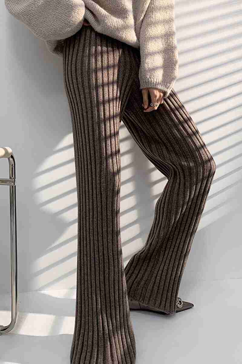 二ットワイドレッグパンツ ボトムス パンツ ズボン ワイドパンツ ストレートパンツ カラーパンツ 細身 ストレート リブニット ニット 大人可愛い きれいめ おしゃれ お洒落 大人可愛い 大人女子 こ