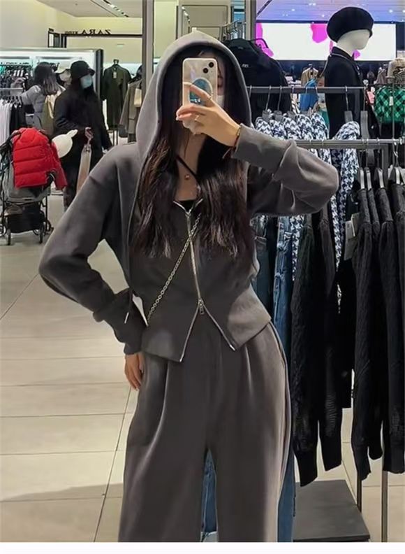 INS大人気【高.品.質】【高级感素材】カジュアルパーカーのツーピースですレディース パーカー スウェット セットアップ 運働のスーツの女子春秋学生韓版のゆったりして見えるファッションの小柄な衛衣のカ INS大人気【高.品.質】【高级感素材】カジュアルパーカーのツーピースですレディース パーカー スウェット セットアップ 運働のスーツの女子春秋学生韓版のゆったりして見えるファッションの小柄な衛衣のカ