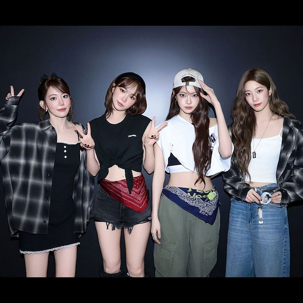 新品 LE SSERAFIM IM FEARLESS 長袖カットソー フォト LE SSERAFIMとゾゾタウンが初コラボ 「Y2K」をテーマにした